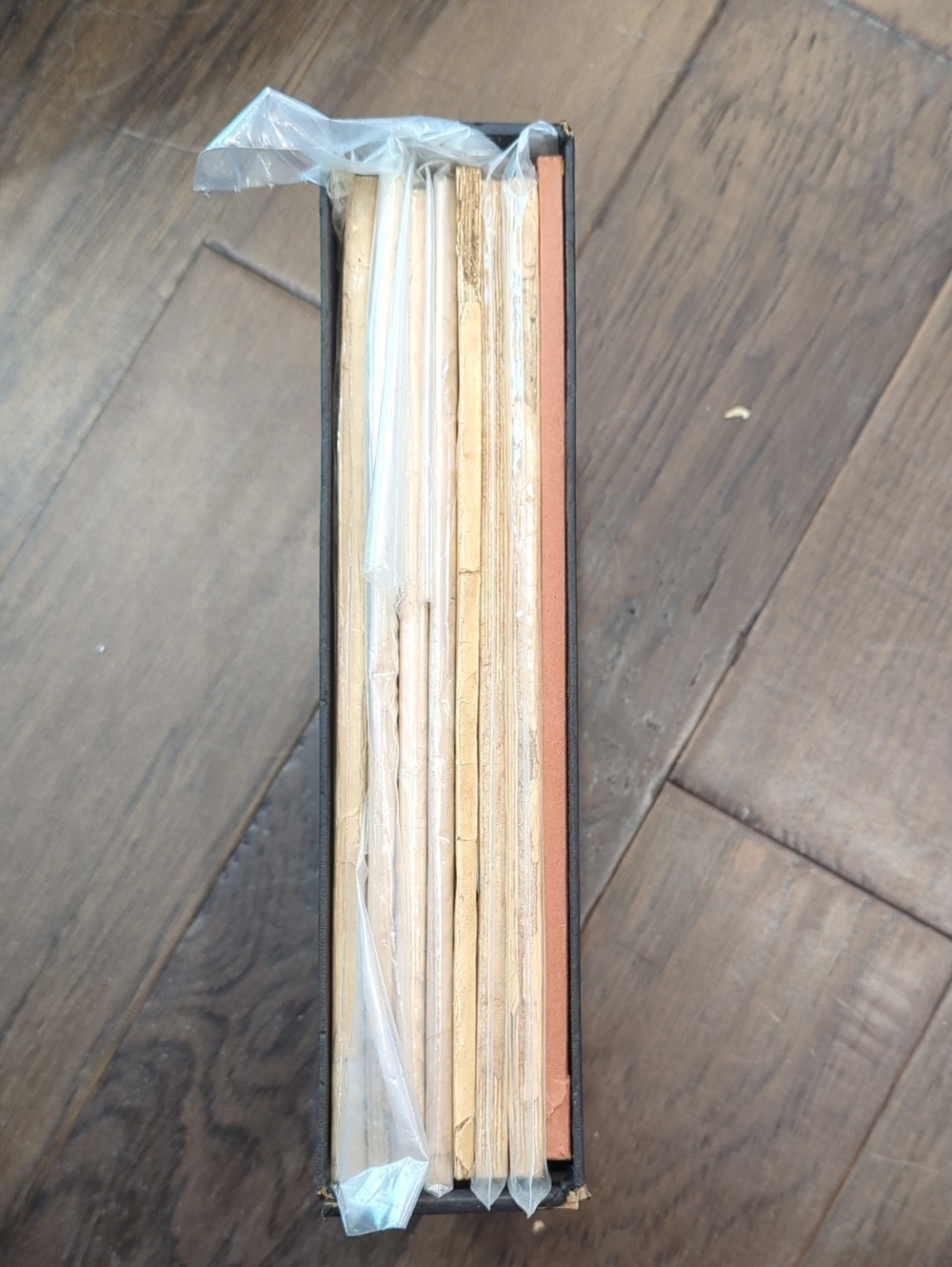 National Geographic Slip Case With 6 Magazines